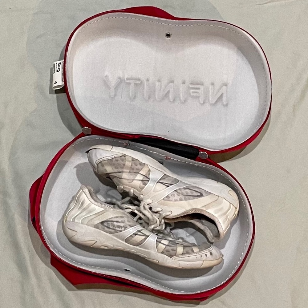 Nfinity Vengeance Cheer Shoes with box sz 4